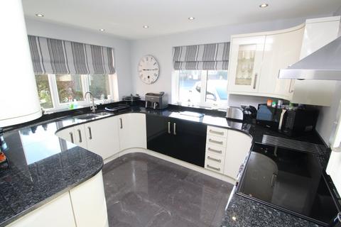 4 bedroom semi-detached house for sale, Howard Road, Leicester LE2