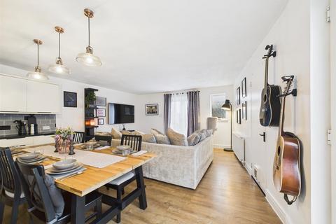 6 Quarryknowe Crescent, Inchture, Perth, PH14 9RH