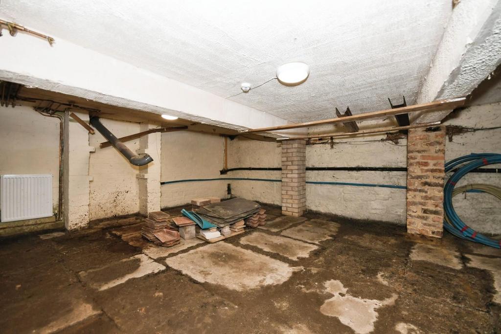 Salon   cellar 03.jpg