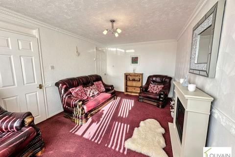 2 bedroom flat for sale, a Howy Road, Rassau, Ebbw Vale