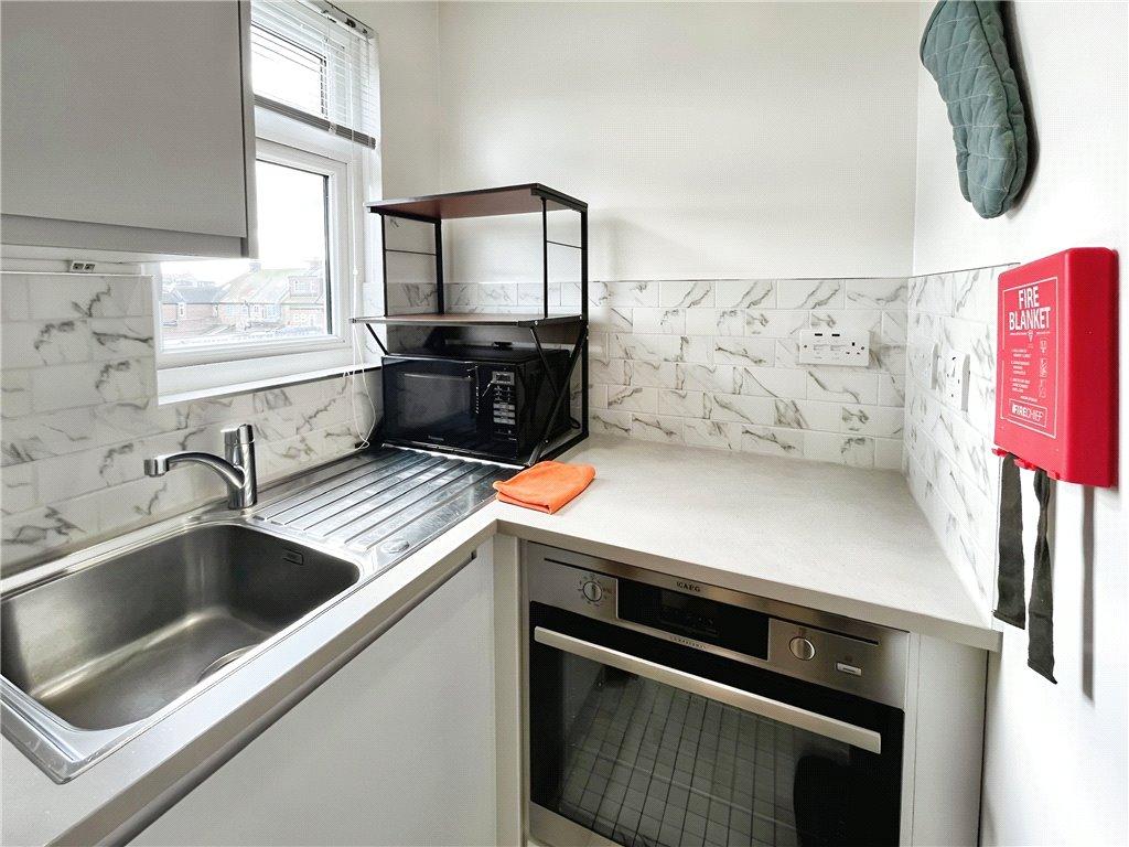 Studio Kitchen