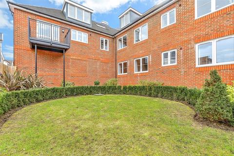 2 bedroom ground floor flat for sale, Commercial Road, Paddock Wood, Tonbridge, Kent