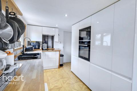 2 bedroom park home for sale, The Spur Dome Village, Hockley