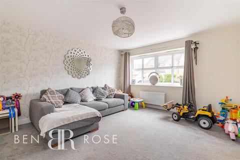 16 Chapel Way, Coppull, Chorley, PR7 4QN