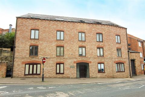 2 Duck Hill, Ripon, HG4 1BL