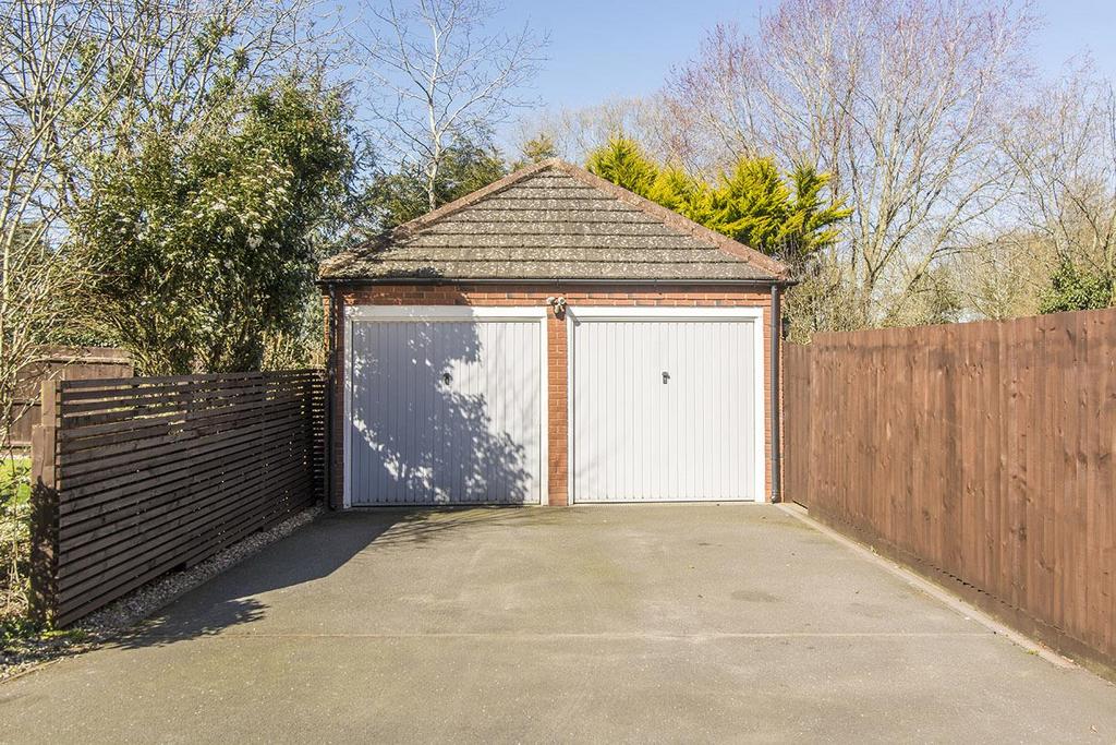 Double Garage & Parking