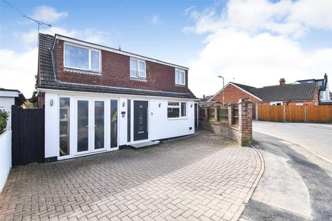 4 bedroom detached house for sale, Royale Close, Hampshire GU11