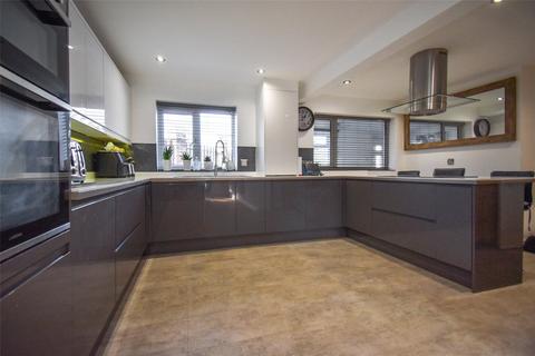 4 bedroom detached house for sale, Royale Close, Hampshire GU11