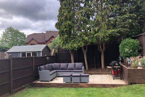 4 bedroom detached house for sale, Royale Close, Hampshire GU11