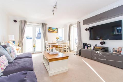 2 bedroom apartment to rent, Roding Lane, Buckhurst Hill
