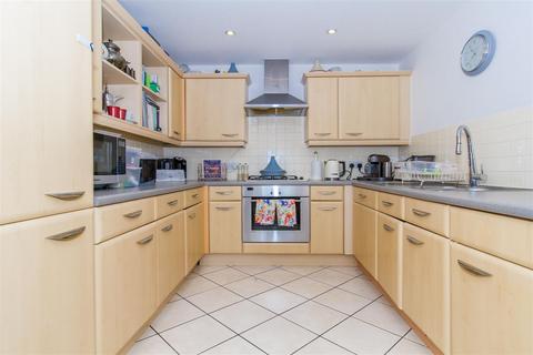 2 bedroom apartment to rent, Roding Lane, Buckhurst Hill
