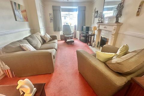 2 bedroom semi-detached house for sale, Roper Way, Woodsetton DY3