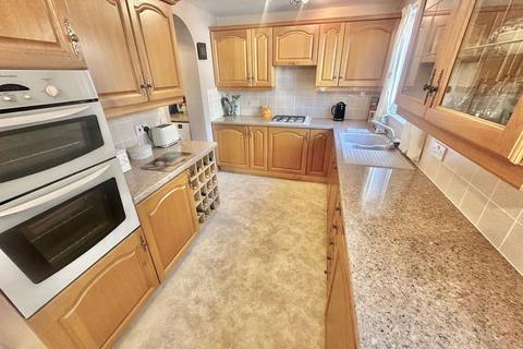 2 bedroom semi-detached house for sale, Roper Way, Woodsetton DY3