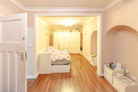 44 Ascot Close, Ilford, IG6 3AF