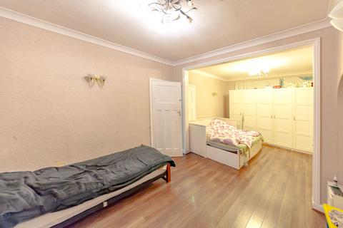 44 Ascot Close, Ilford, IG6 3AF