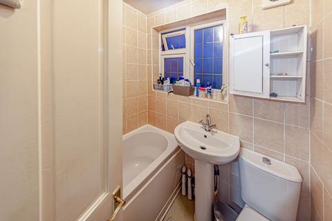 44 Ascot Close, Ilford, IG6 3AF