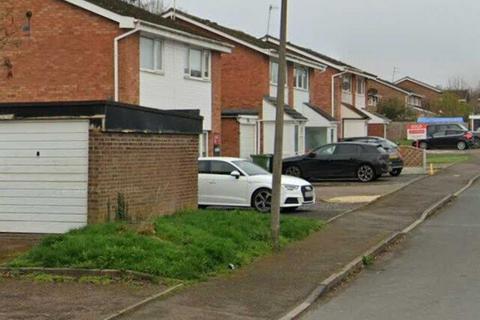 Garage to rent, Donnington Close, Redditch B98
