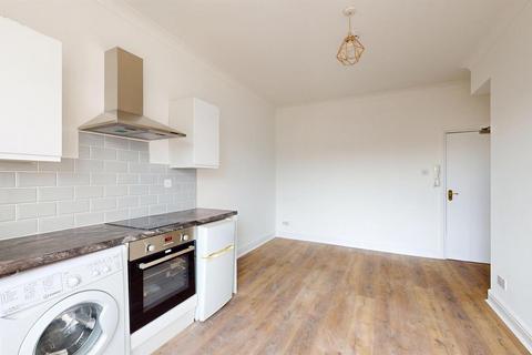 1 bedroom flat to rent, West Cromwell Road, London SW5