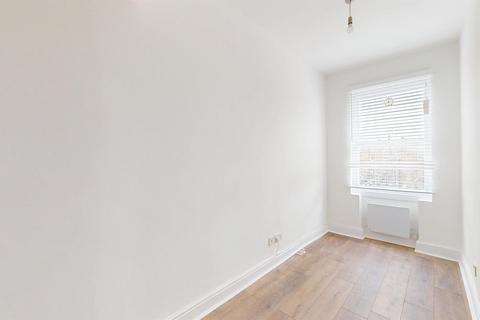 1 bedroom flat to rent, West Cromwell Road, London SW5