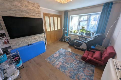 40 Bideford Square, Corby, NN18 8DW