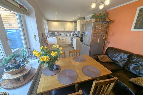 40 Bideford Square, Corby, NN18 8DW