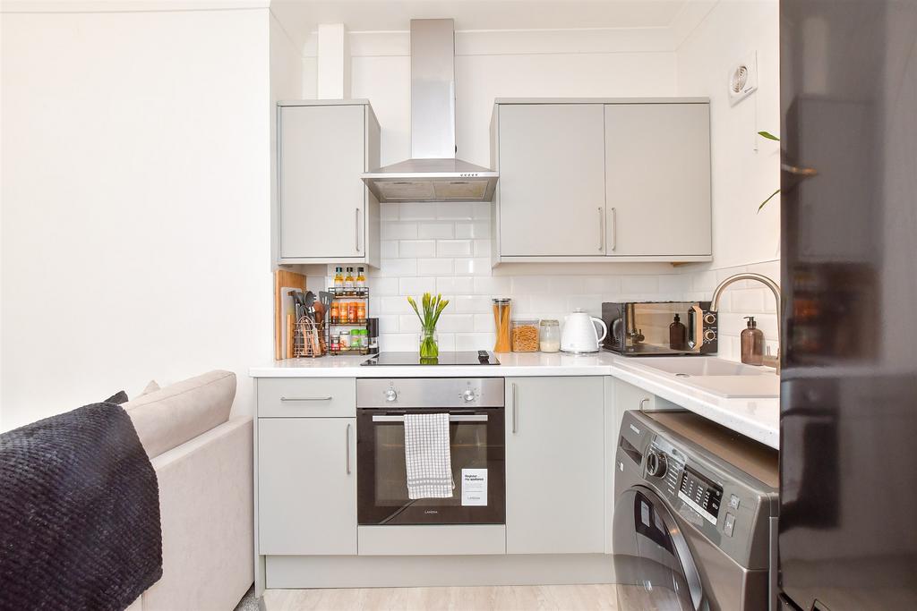 Lounge/ Kitchen