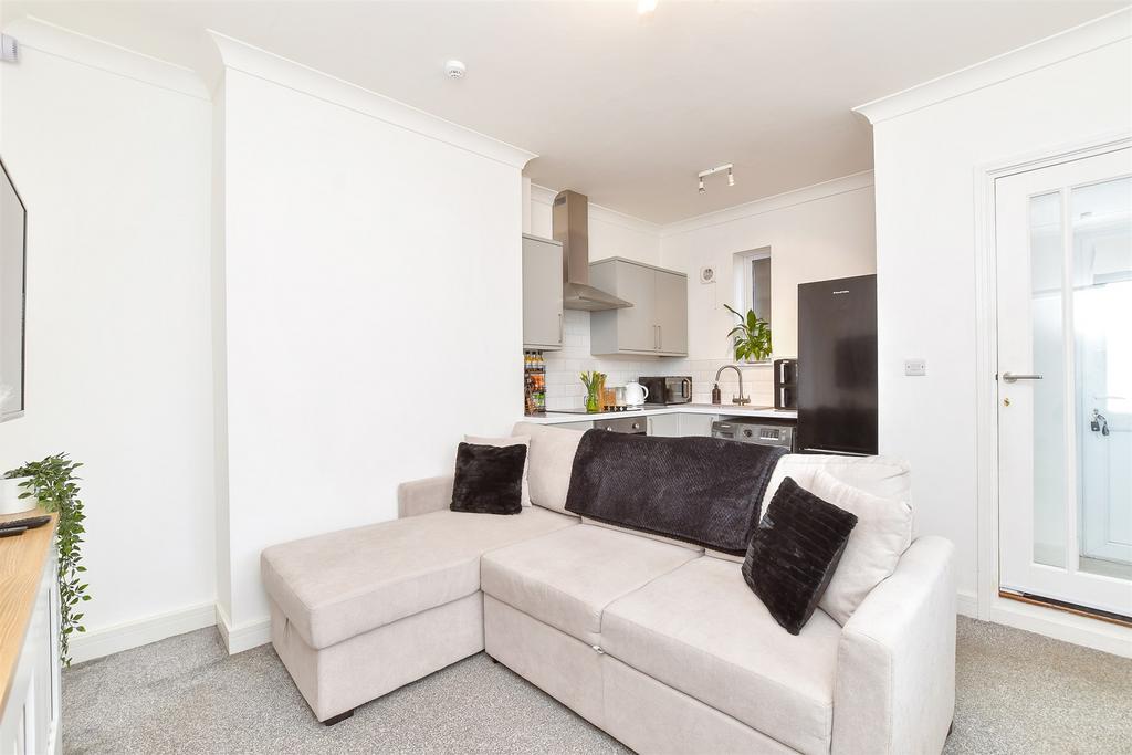 Lounge/ Kitchen