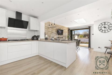 8 Queens Drive, Waltham Cross, EN8 7PP