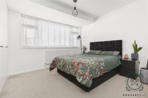 8 Queens Drive, Waltham Cross, EN8 7PP