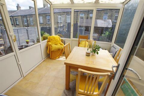 9 Ashfield Terrace, Greetland, Halifax, HX4 8HZ