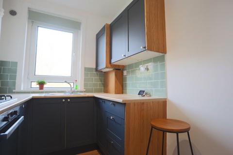 2 bedroom flat to rent, Granton Medway, Granton, Edinburgh, EH5