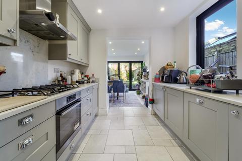10 Grosvenor Road, Brentford, TW8 0NW