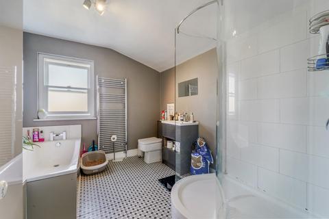 10 Grosvenor Road, Brentford, TW8 0NW