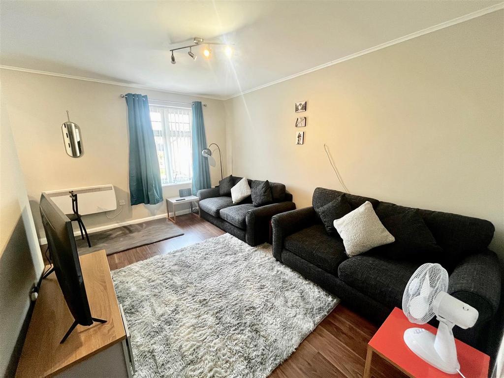 Lounge/dining