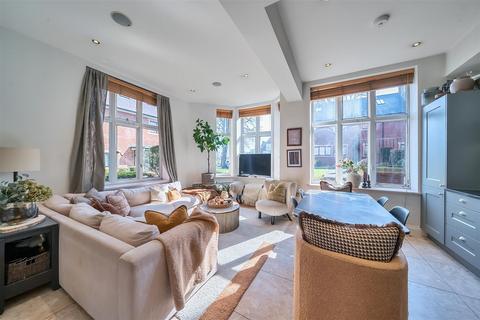 2 bedroom flat for sale, King Edward Place, Bushey WD23