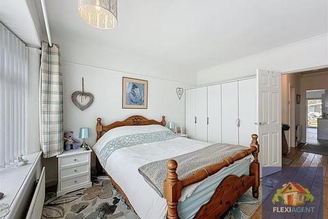 2 bedroom semi-detached bungalow for sale, Fairhaven Road, Southport PR9