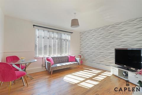 1 bedroom maisonette for sale, Arrowsmith Close, Chigwell