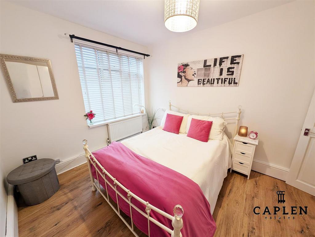Bedroom Edit.jpg