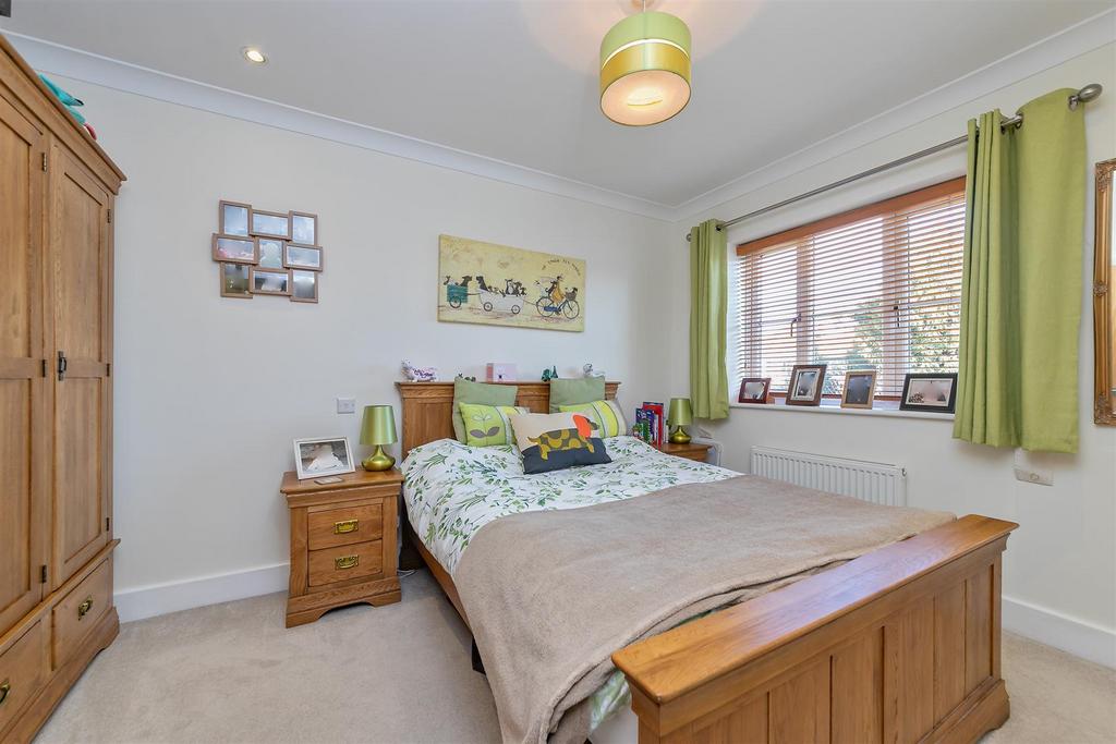6 Damson Close-24.jpg