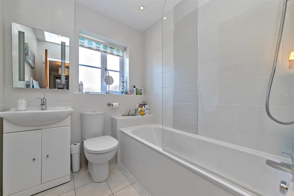 6 Damson Close-25.jpg