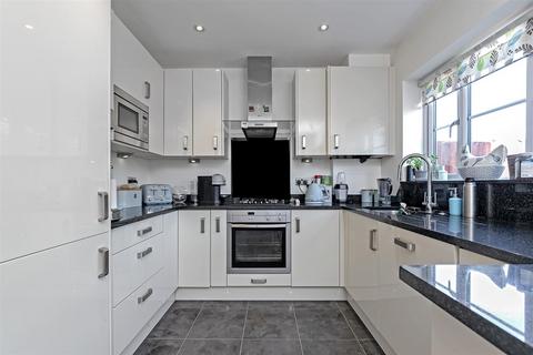 6 Damson Close, Watford, WD24 5JY