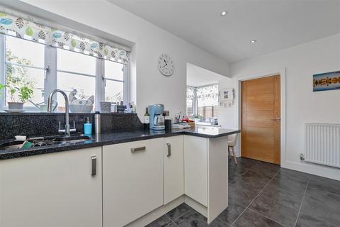 6 Damson Close, Watford, WD24 5JY