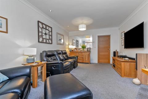 6 Damson Close, Watford, WD24 5JY
