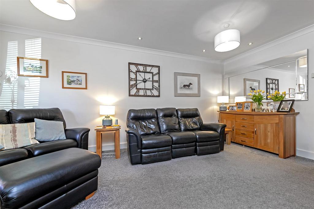 6 Damson Close-10.jpg