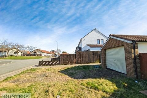 76 Amersham Crescent, Peterlee, SR8 5JJ