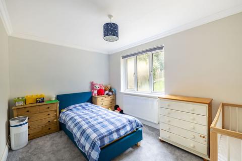 2 Roffey Close, Purley, CR8 4BH
