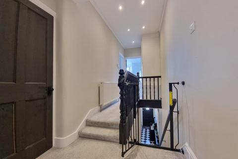 1 bedroom maisonette for sale, Mawney Road, Romford