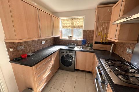 2 bedroom apartment to rent, Harboro Grove, Sale, M33