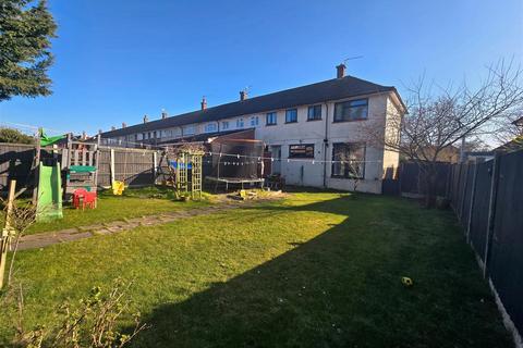 3 bedroom end of terrace house for sale, St. Annes Crescent, Gorleston