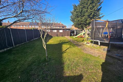 3 bedroom end of terrace house for sale, St. Annes Crescent, Gorleston